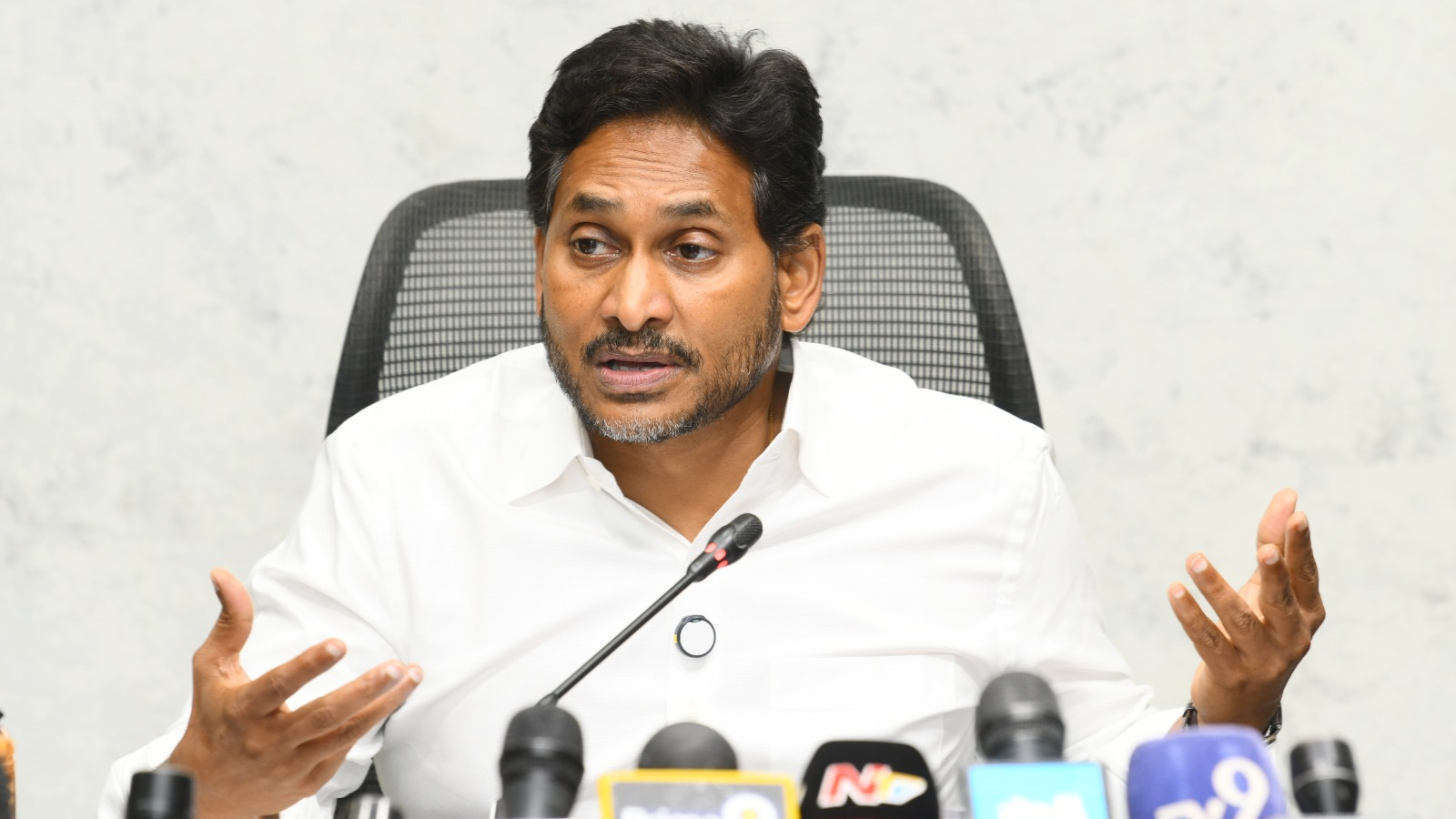 YS Jagan Chandrababu Naidu cases