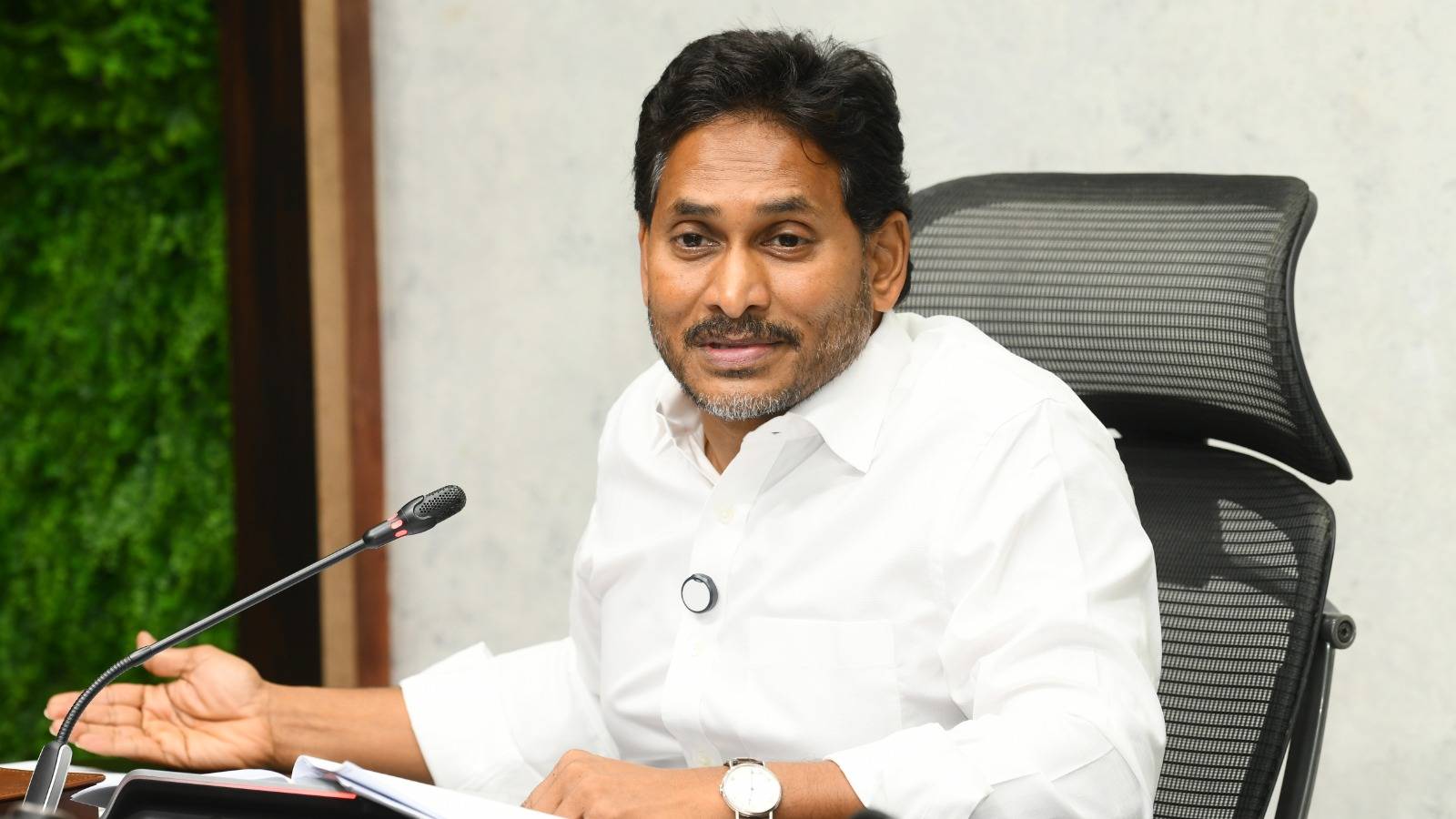 YS Jagan facing political challenges