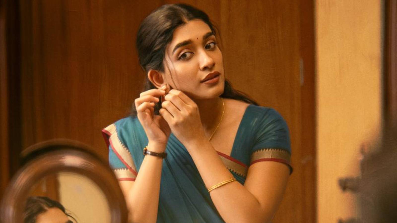 alias-rukmini-glimpse Aafiya Sayed as strict teacher