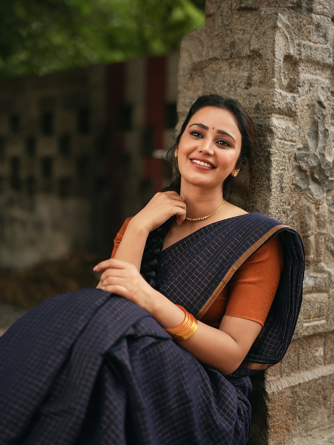 Anaira Gupta Poses With Folded Arms In A Saree!!
