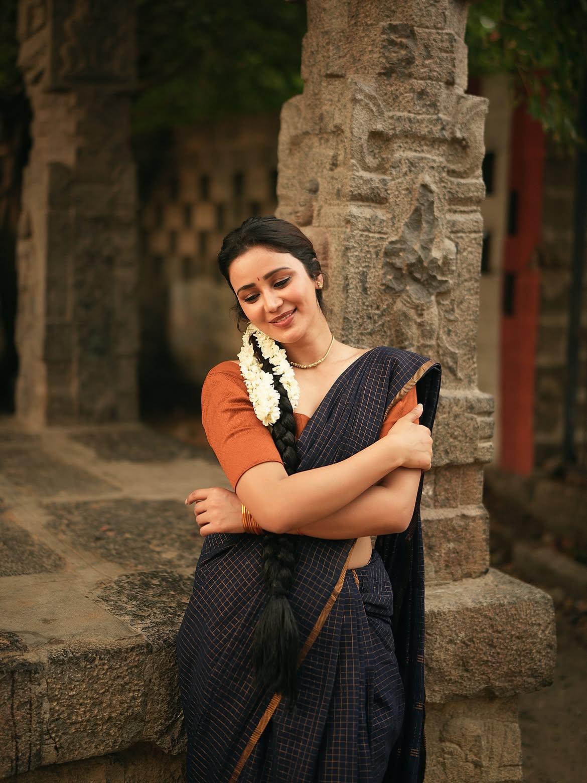 Anaira Gupta Smiles By Water With Jasmine Hair!!