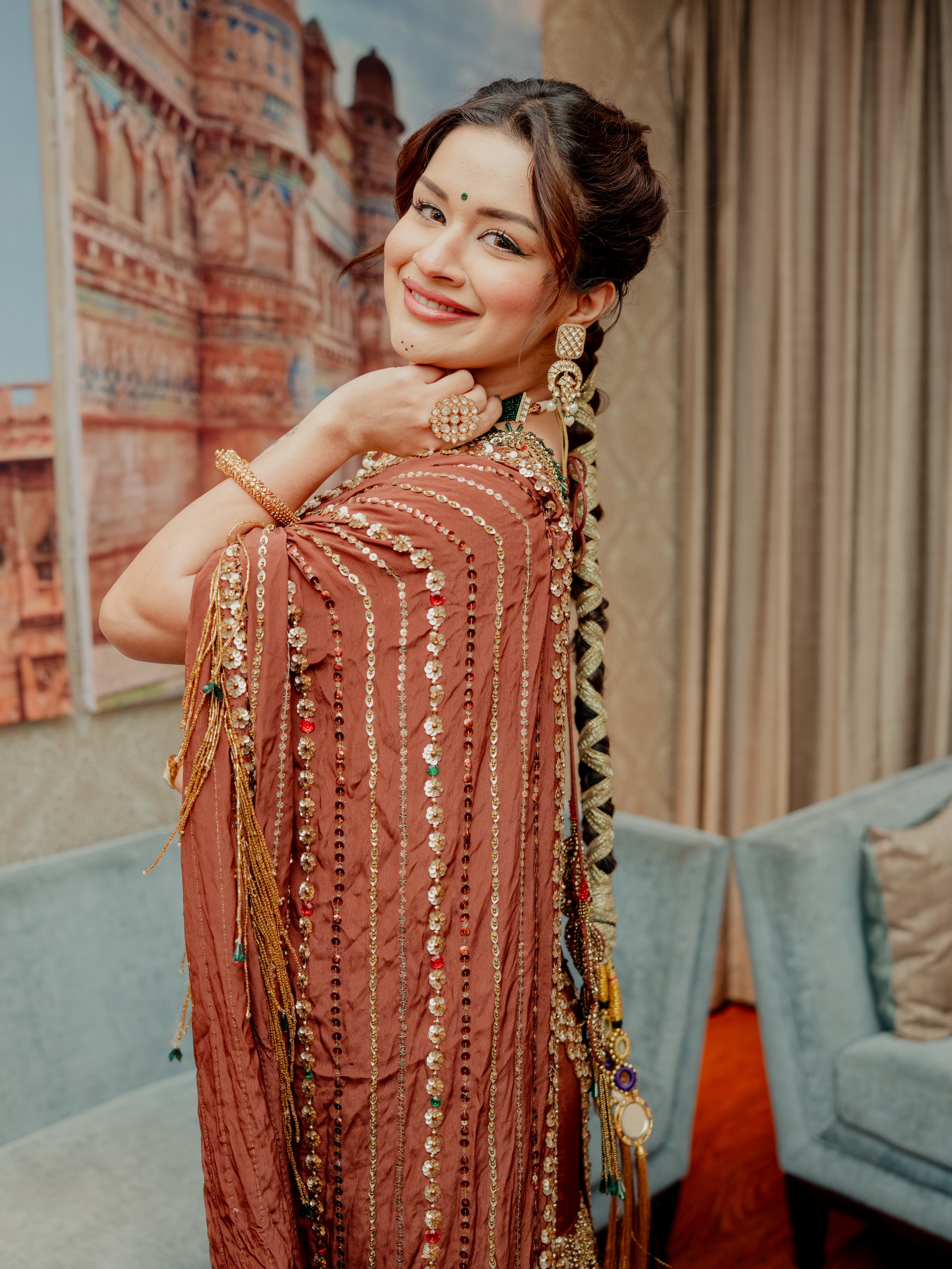 Avneet Kaur In Sequinned Saree Look With Grace