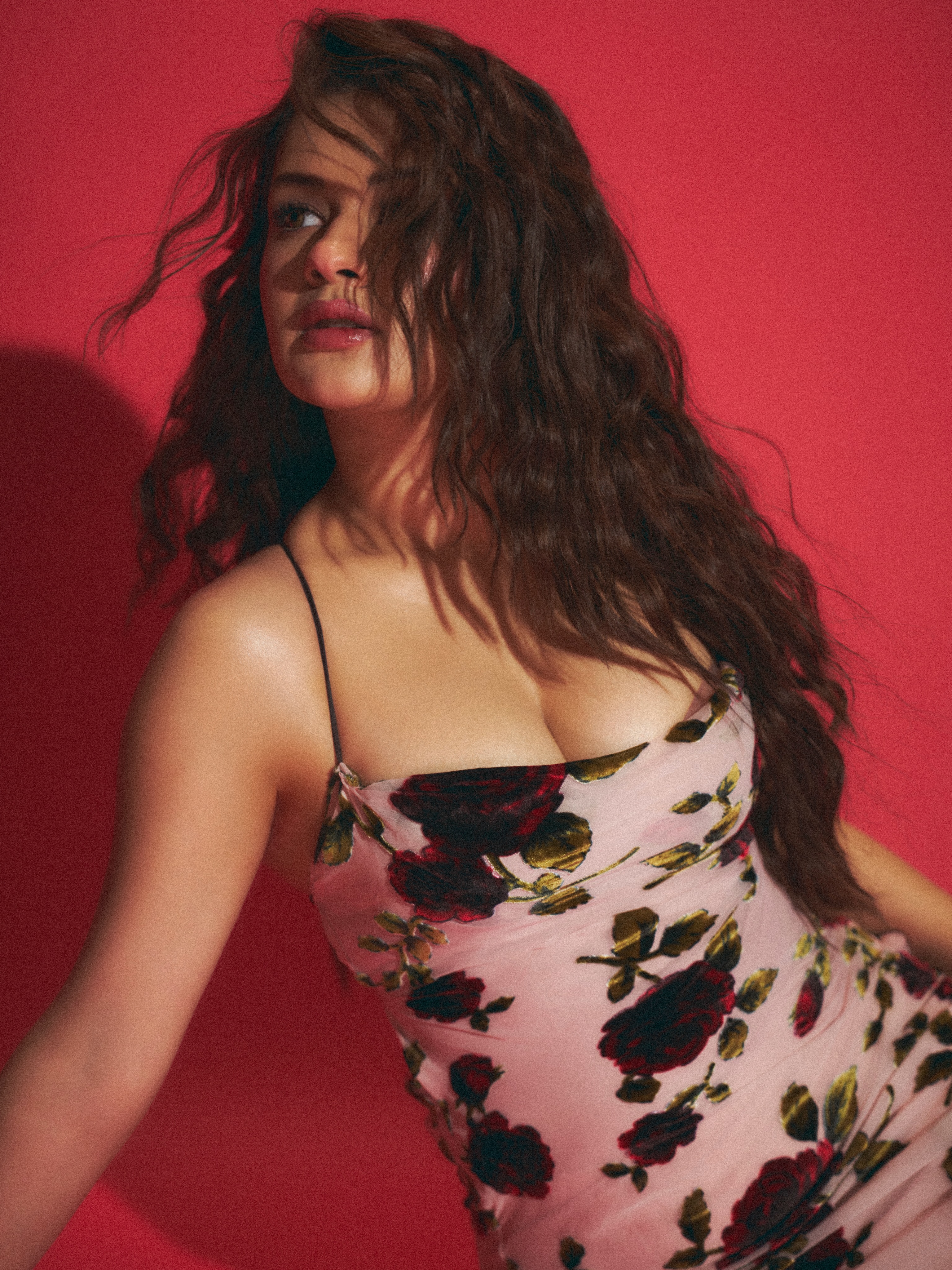 Avneet Kaur Wears A Floral Dress With Thin Ties!