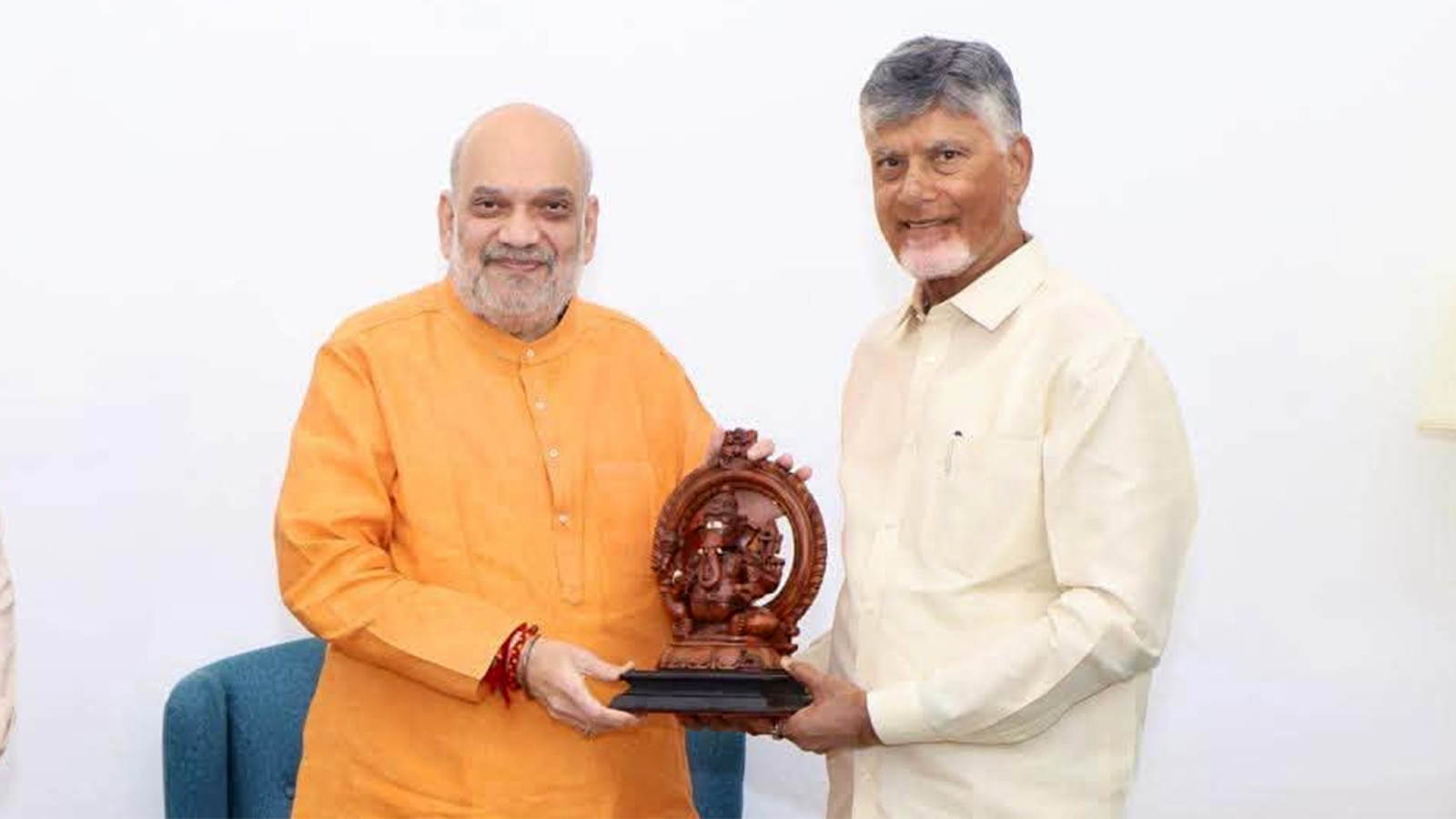 చంద్రబాబు ఆకస్మిక ఢిల్లీ పర్యటన, అమిత్ షాతో భేటీ...అందుకేనా?