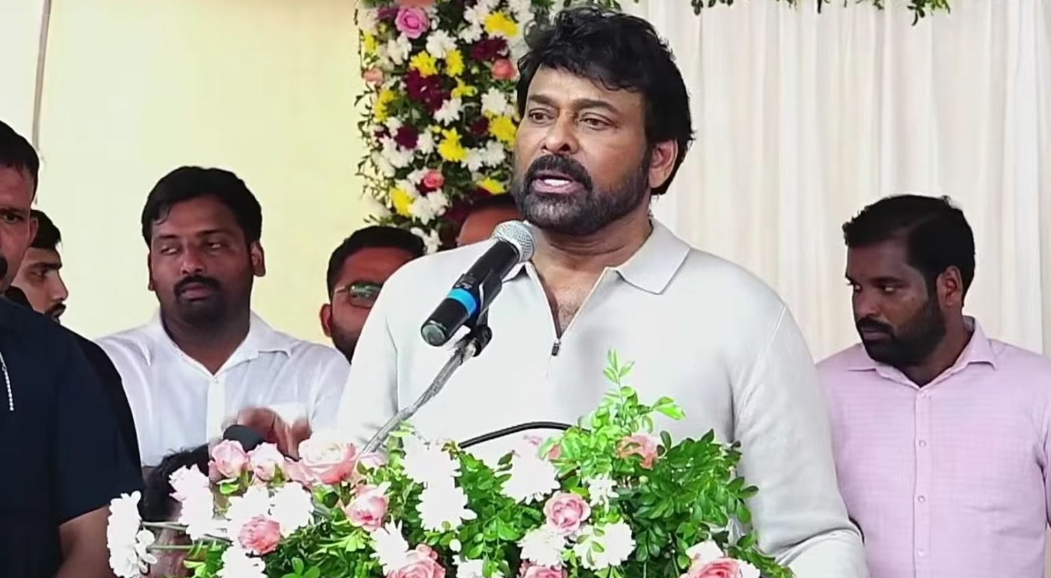 Chiranjeevi at Kapileswarapuram health centre