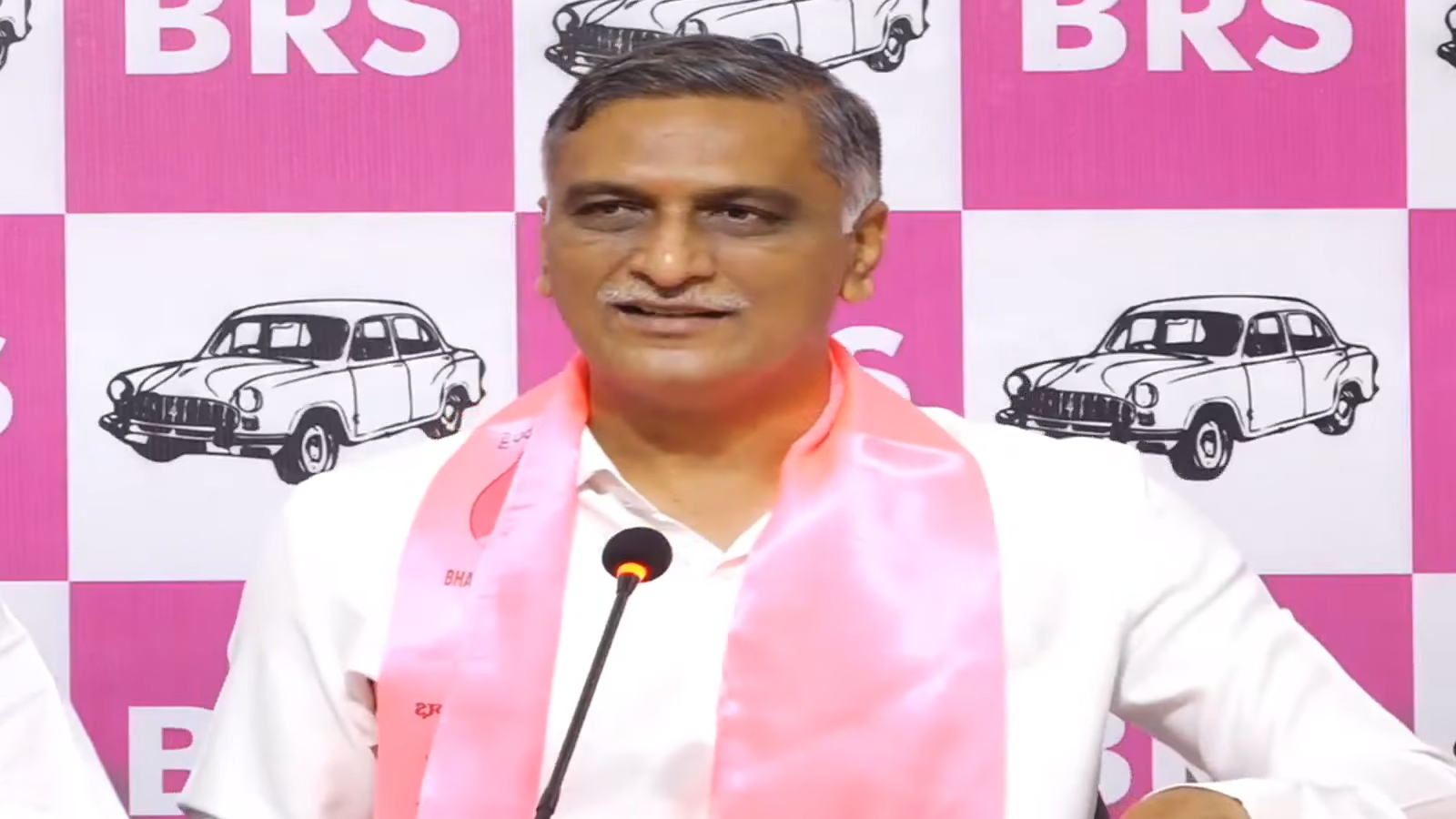 రేవంత్ని విమర్శించాలంటే చంద్రబాబుని పొగడాల్సిందే... తప్పదు!