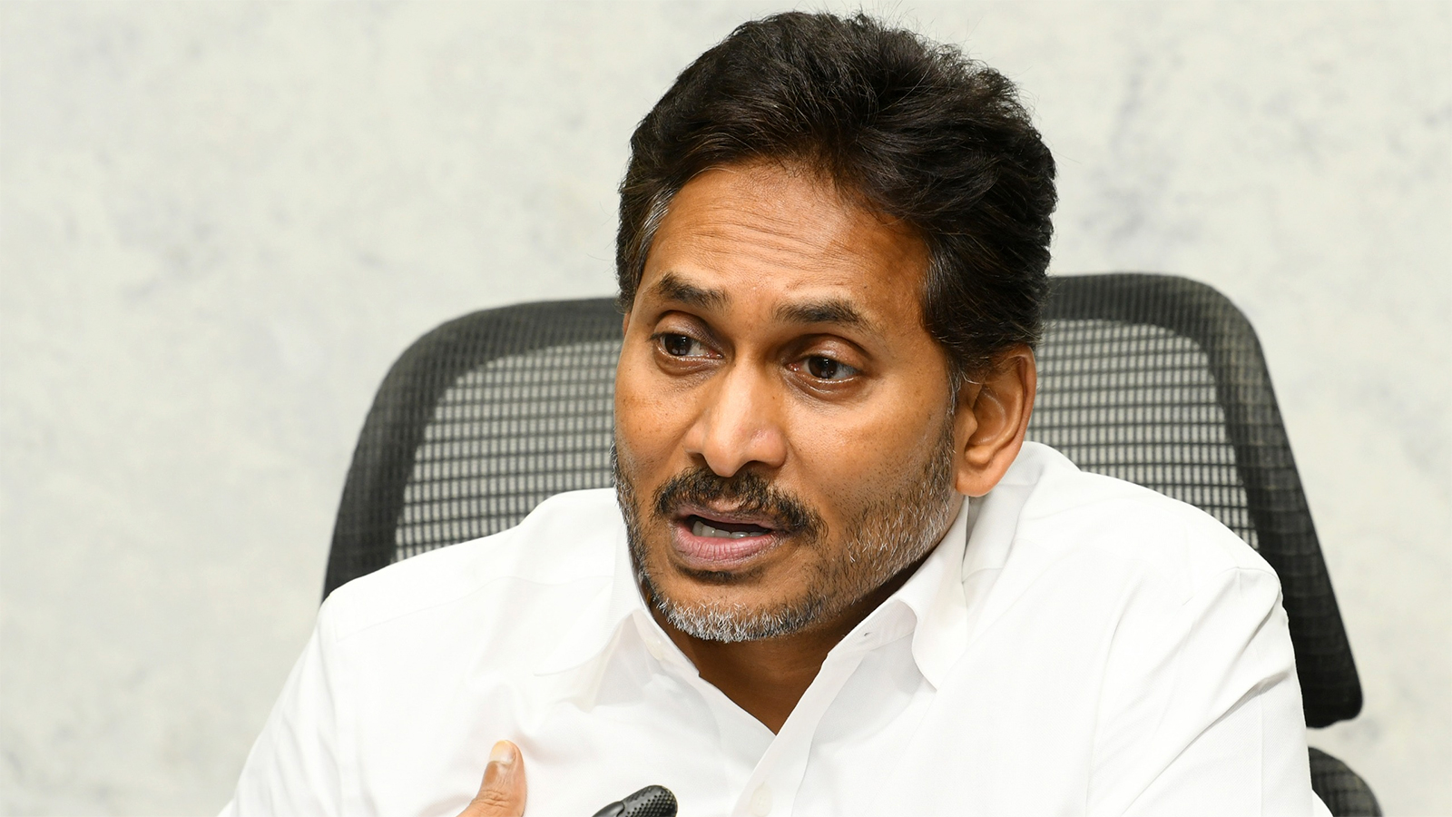 వైఎస్, లోకేష్, పవన్ మారారు.. జగన్ మారలేరా?