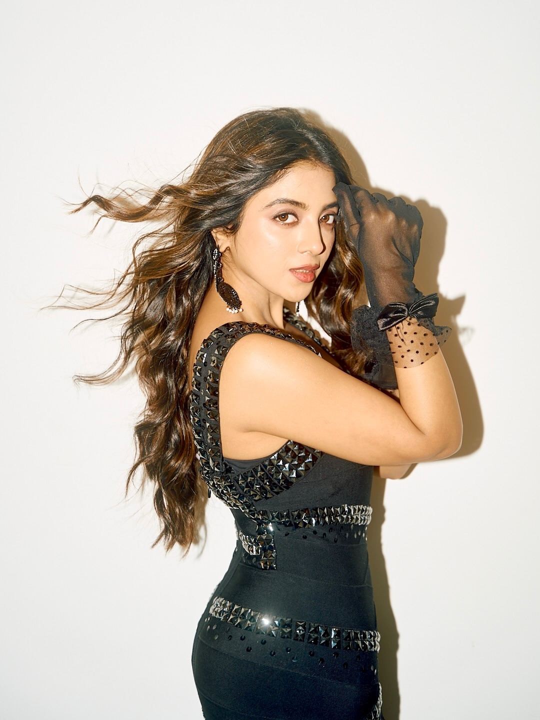 Khushi Dubey Shows Off Windswept Wavy Brown Hair