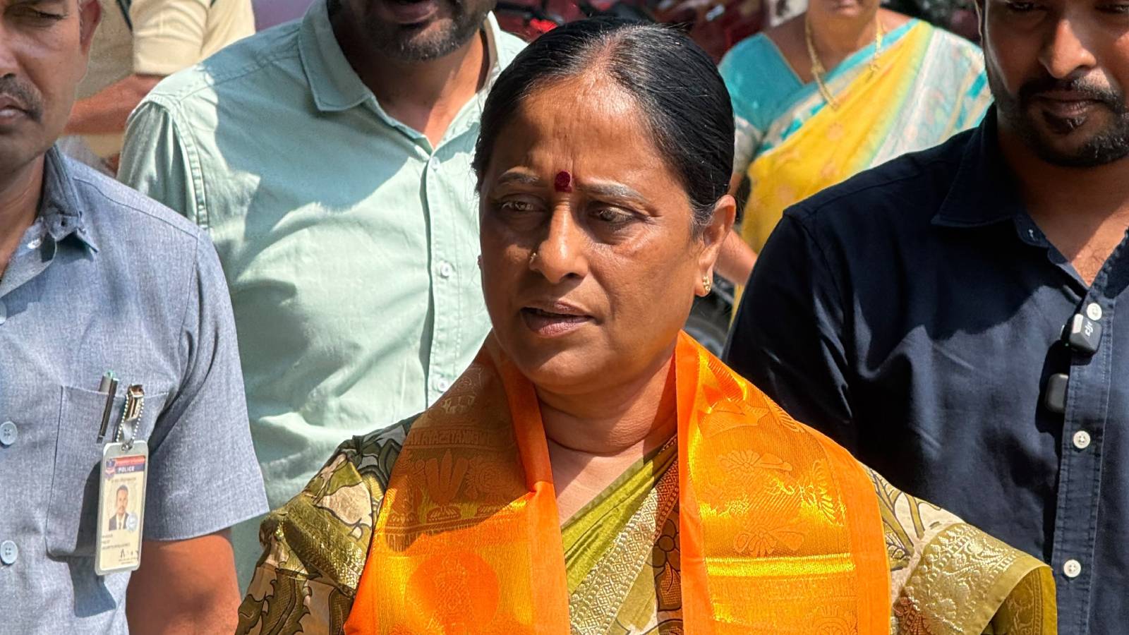 కొండా సురేఖ పచ్చాత్తాపం....జెండా మార్చేందుకేనా.?