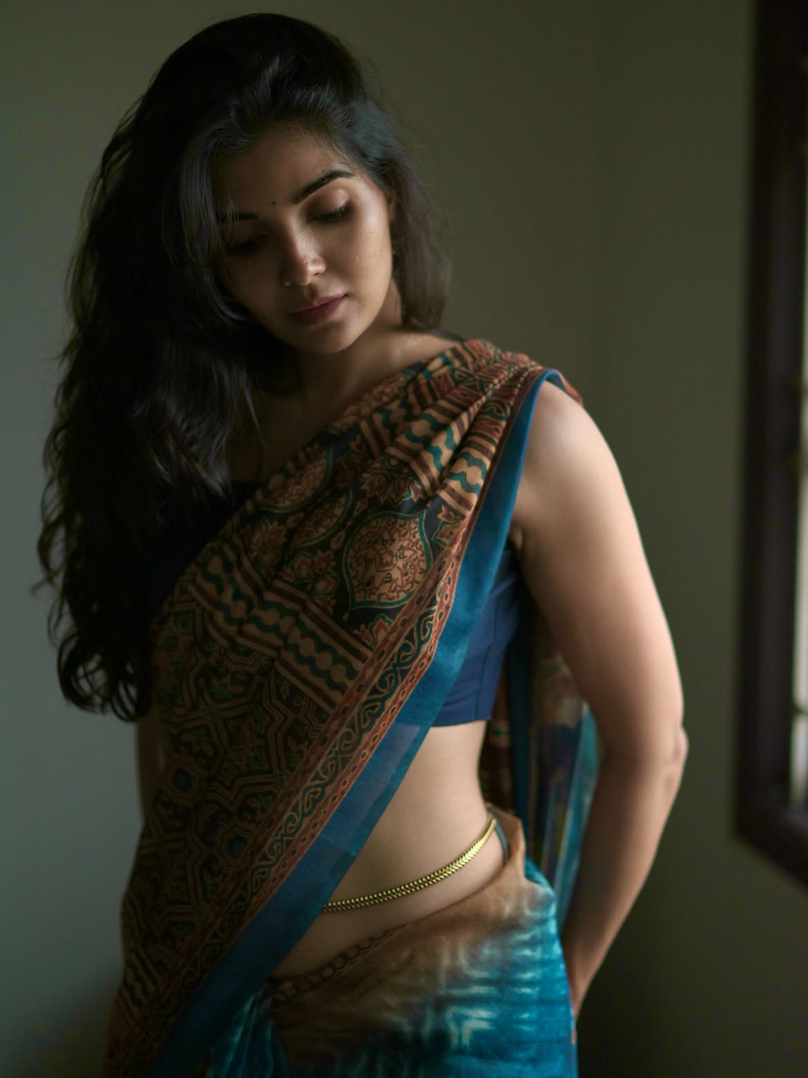 Madhuri Jain Poses In A Printed Saree With Poise