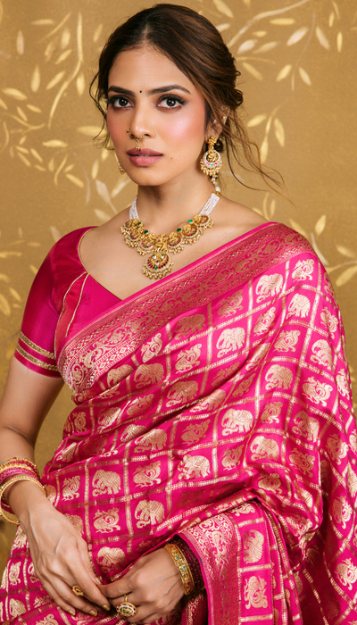 Pics: Malavika Makes Desi Glam Look Truly Regal!