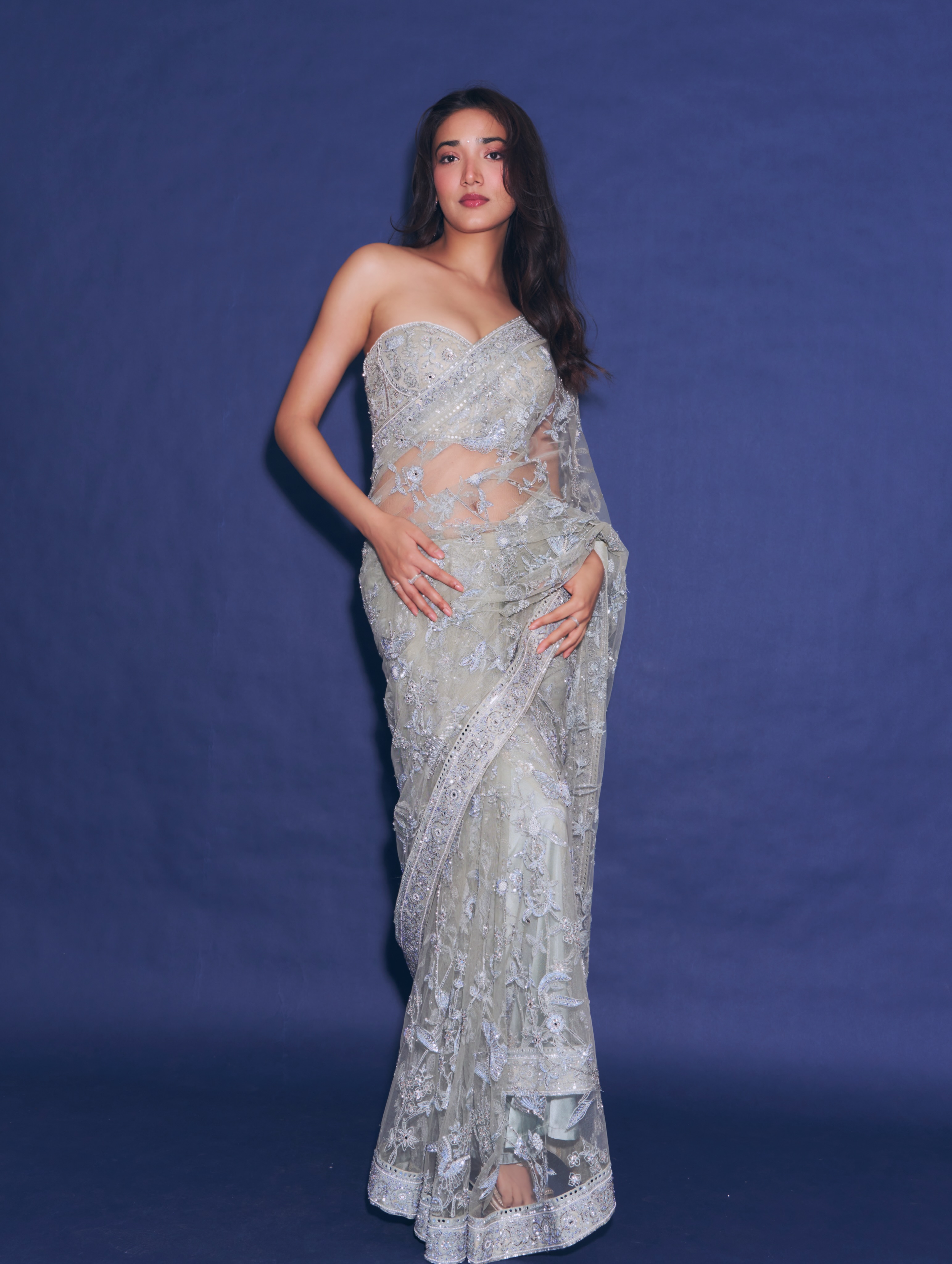 Medha Shankr Stands Tall In A Silver Saree Look!