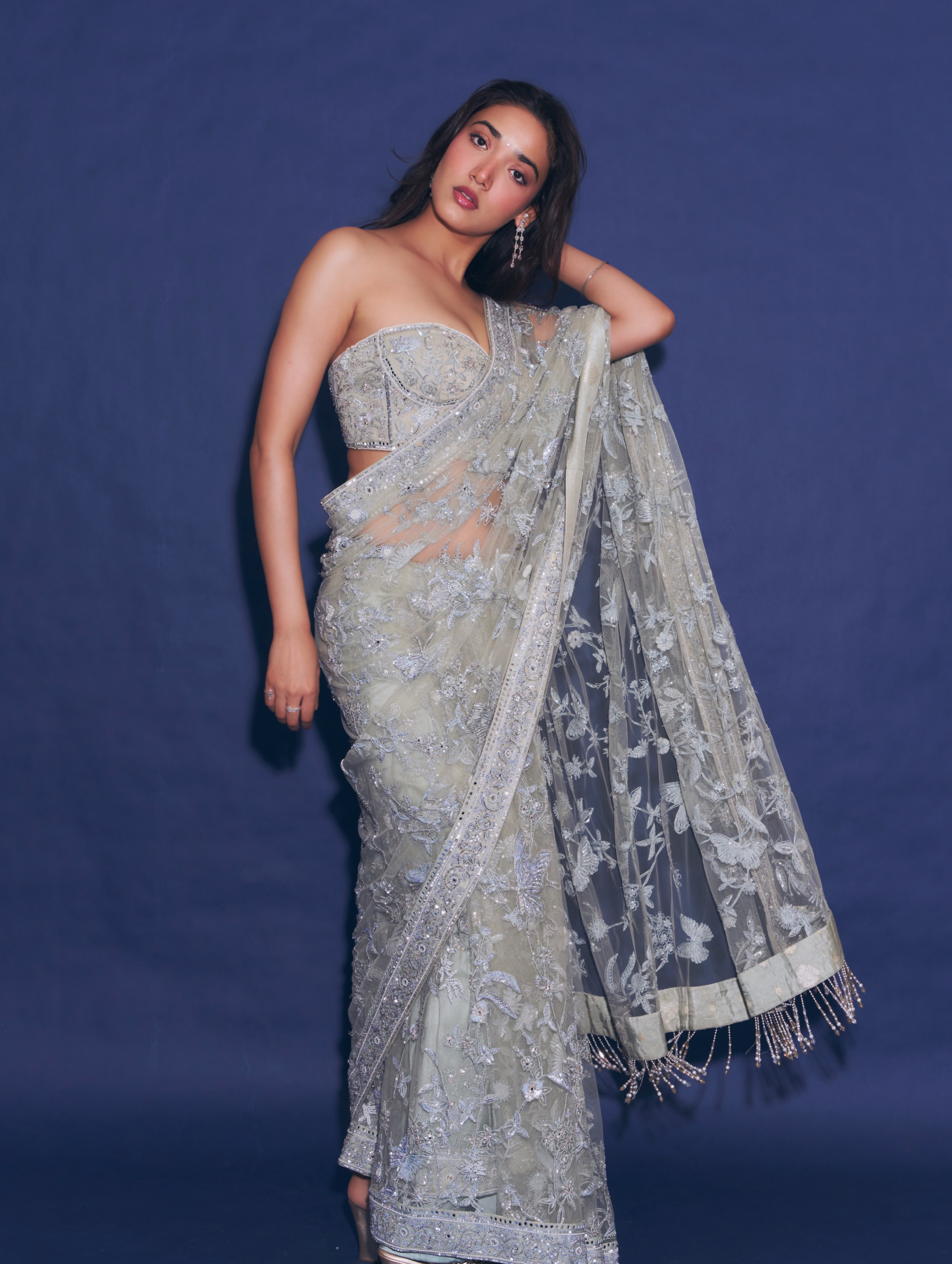 Medha Shankr Tilts Her Head In A Full Saree Pose