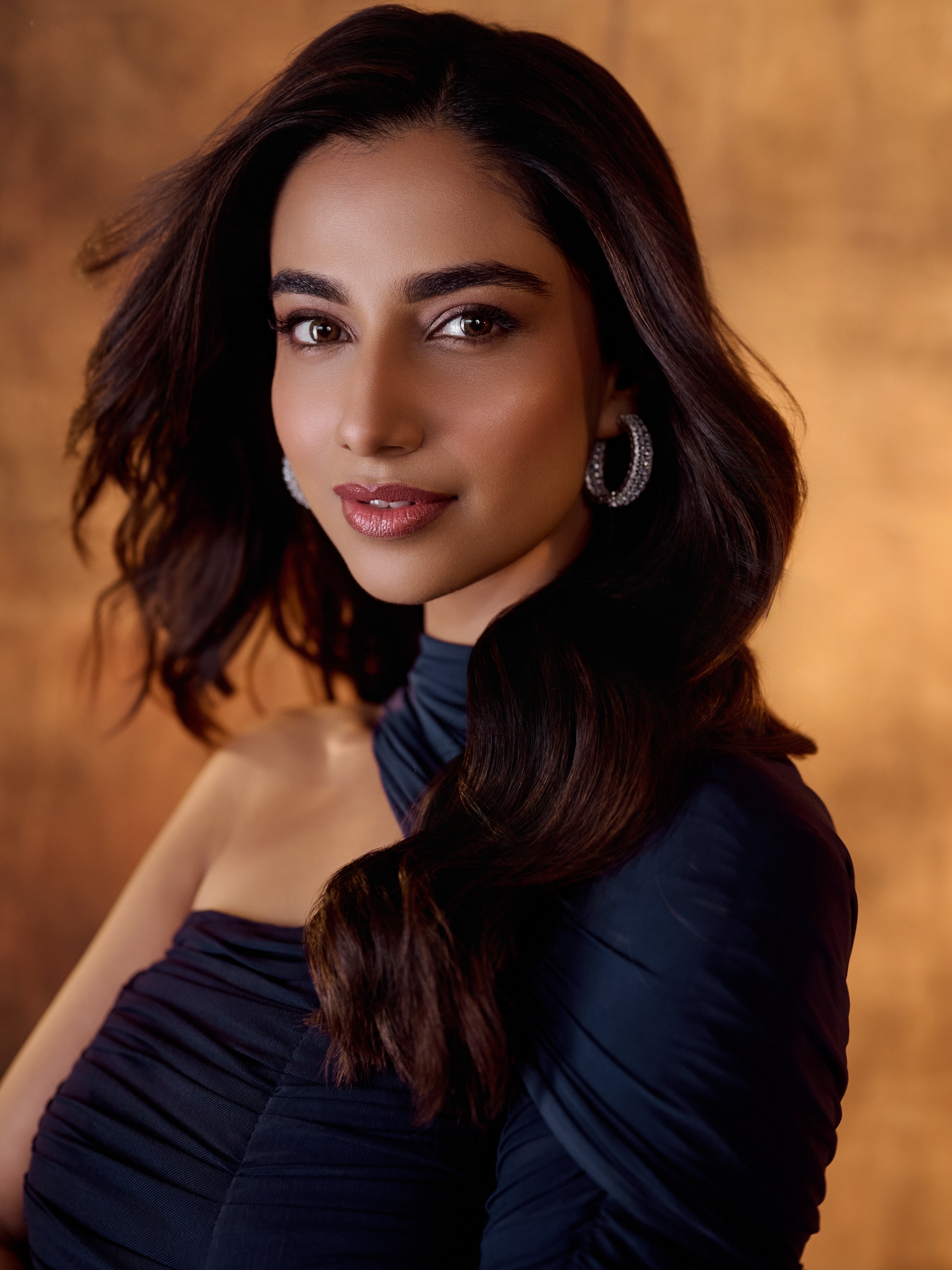 Meenakshi Chaudhary Wears Gold Hoop Earrings