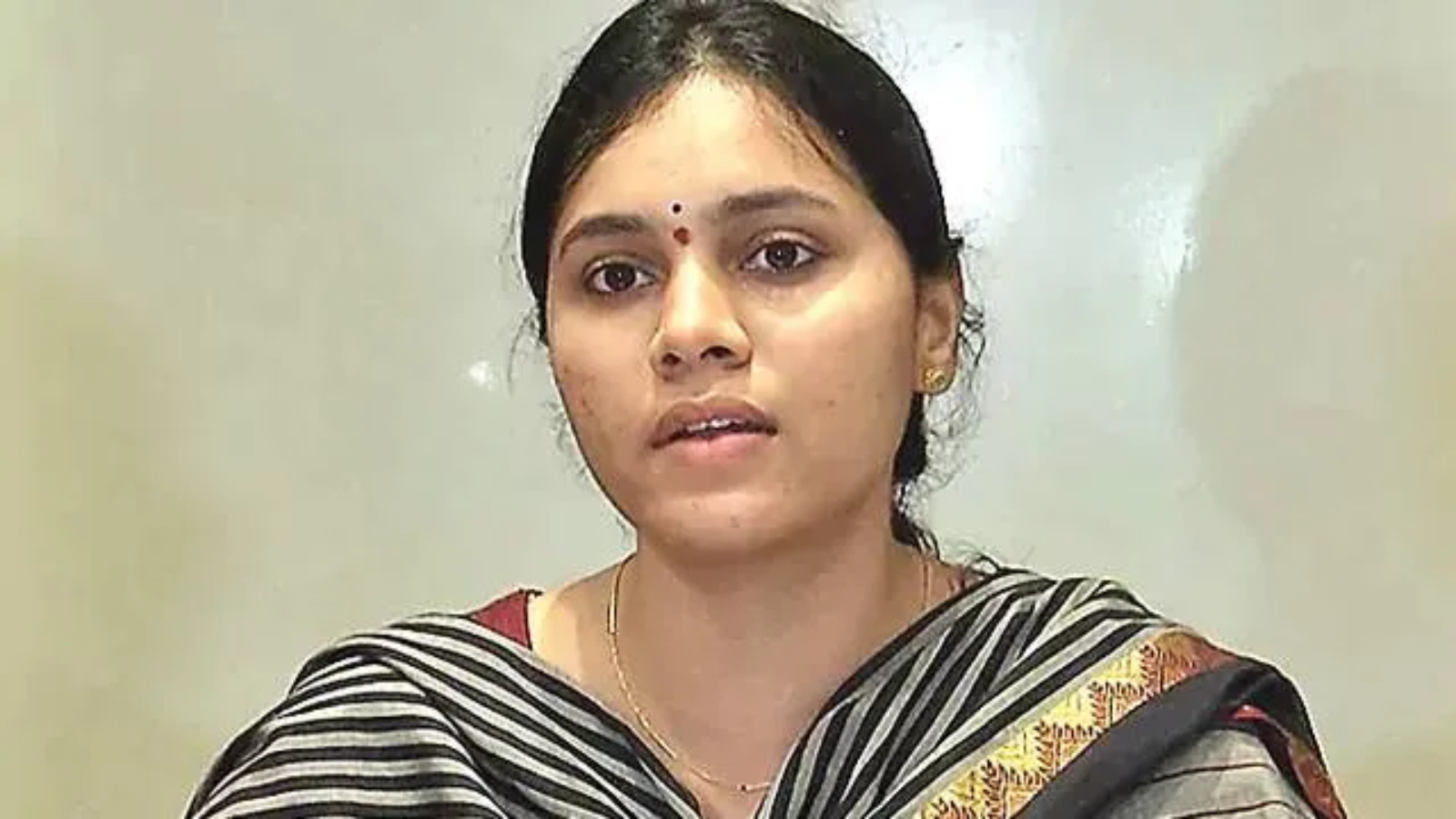 Meghana car accident amid Jogi Ramesh family dispute