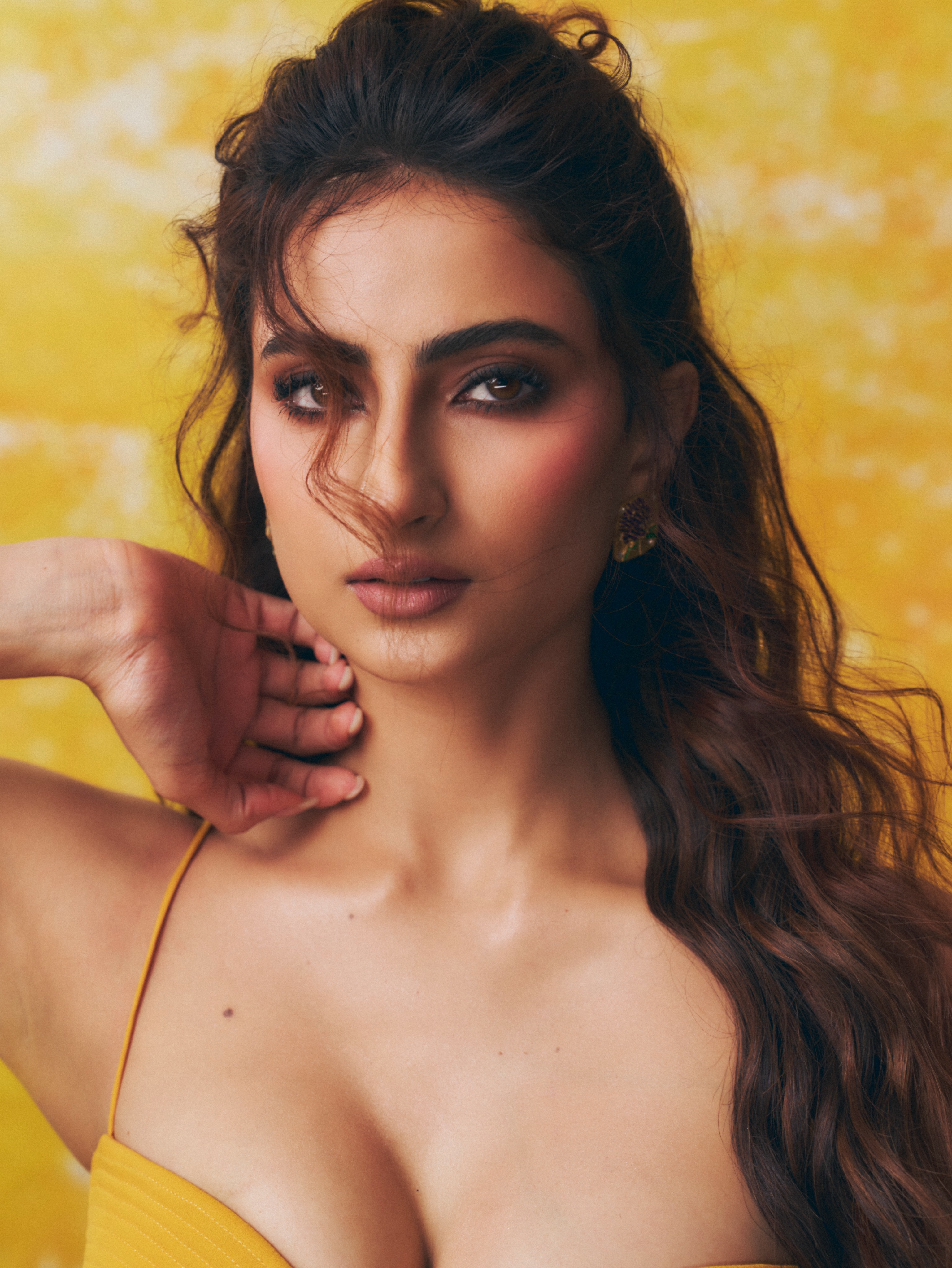 Palak Tiwari In Yellow Gown With Windswept Hair!