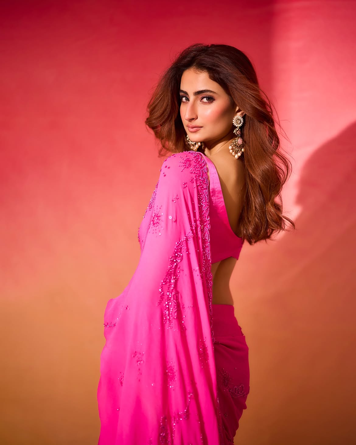 Palak Tiwari Shows Soft Waves In A Side Profile!