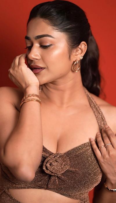 Pics: Payal Makes Cutout Glam Look So Fierce