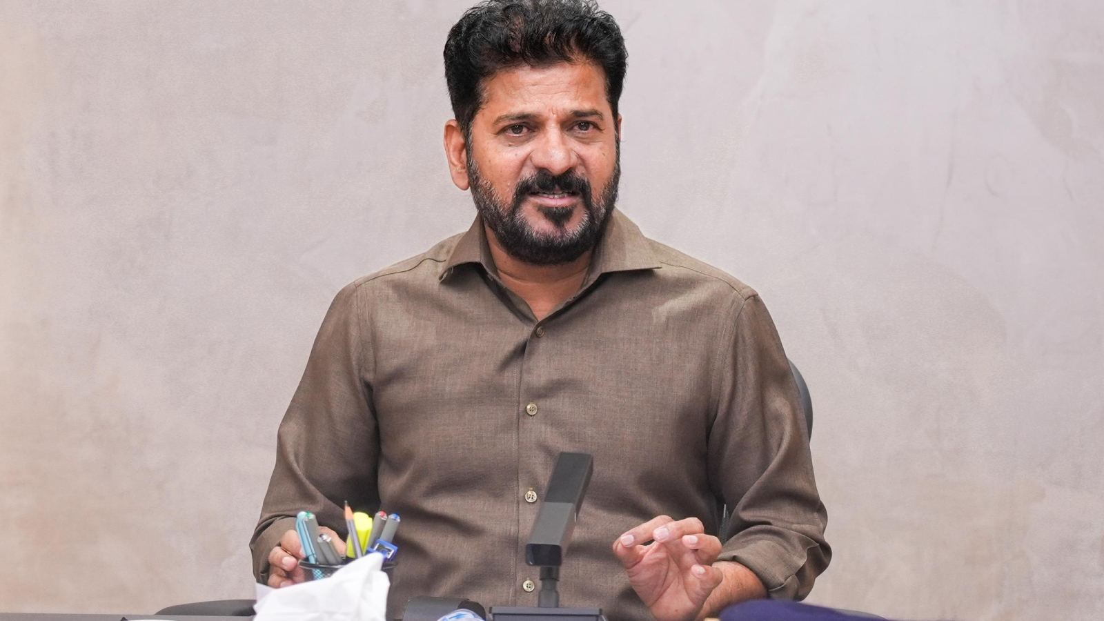 Revanth Reddy KCR KTR assets row