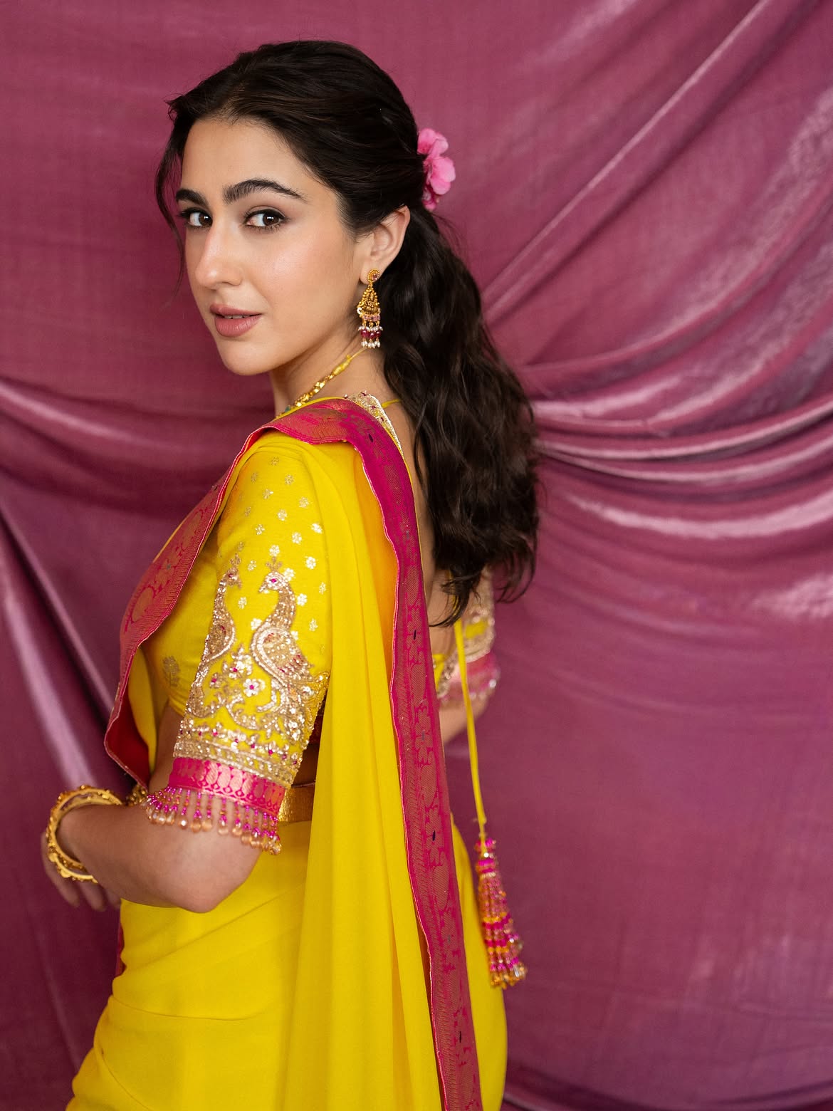 Sara Ali Khan Gives An Over Shoulder Soft Glance