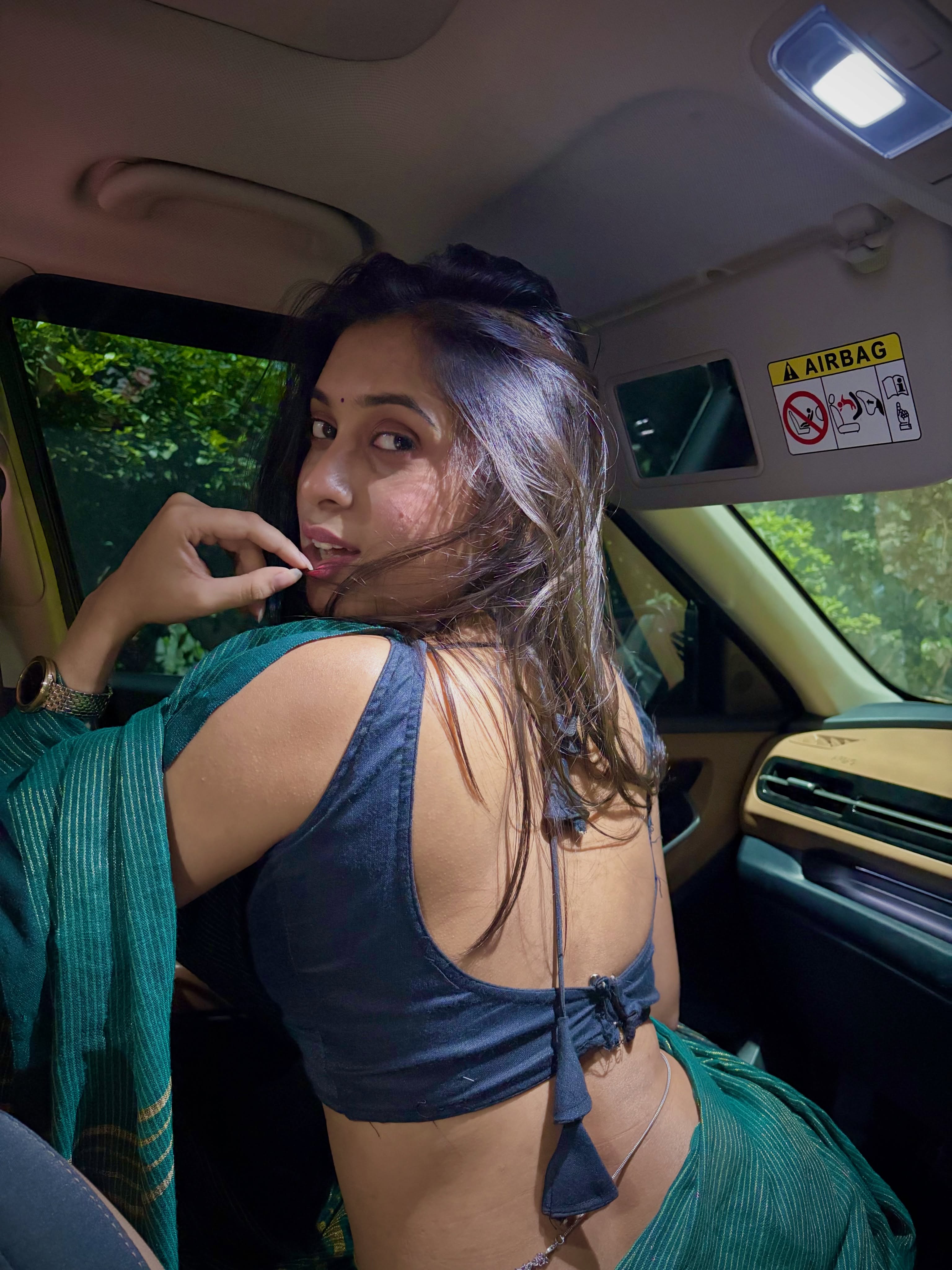 Shrabanti Saha Shows Her Green Saree Back Blouse