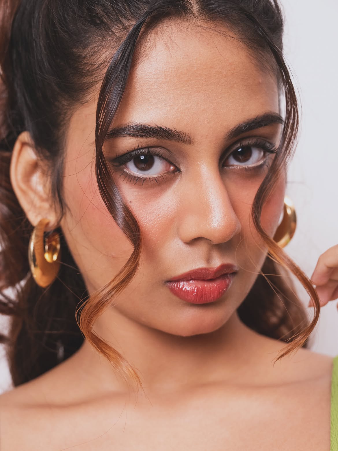 Srushti Bannatti Wears Lime Green Crop Top Look!