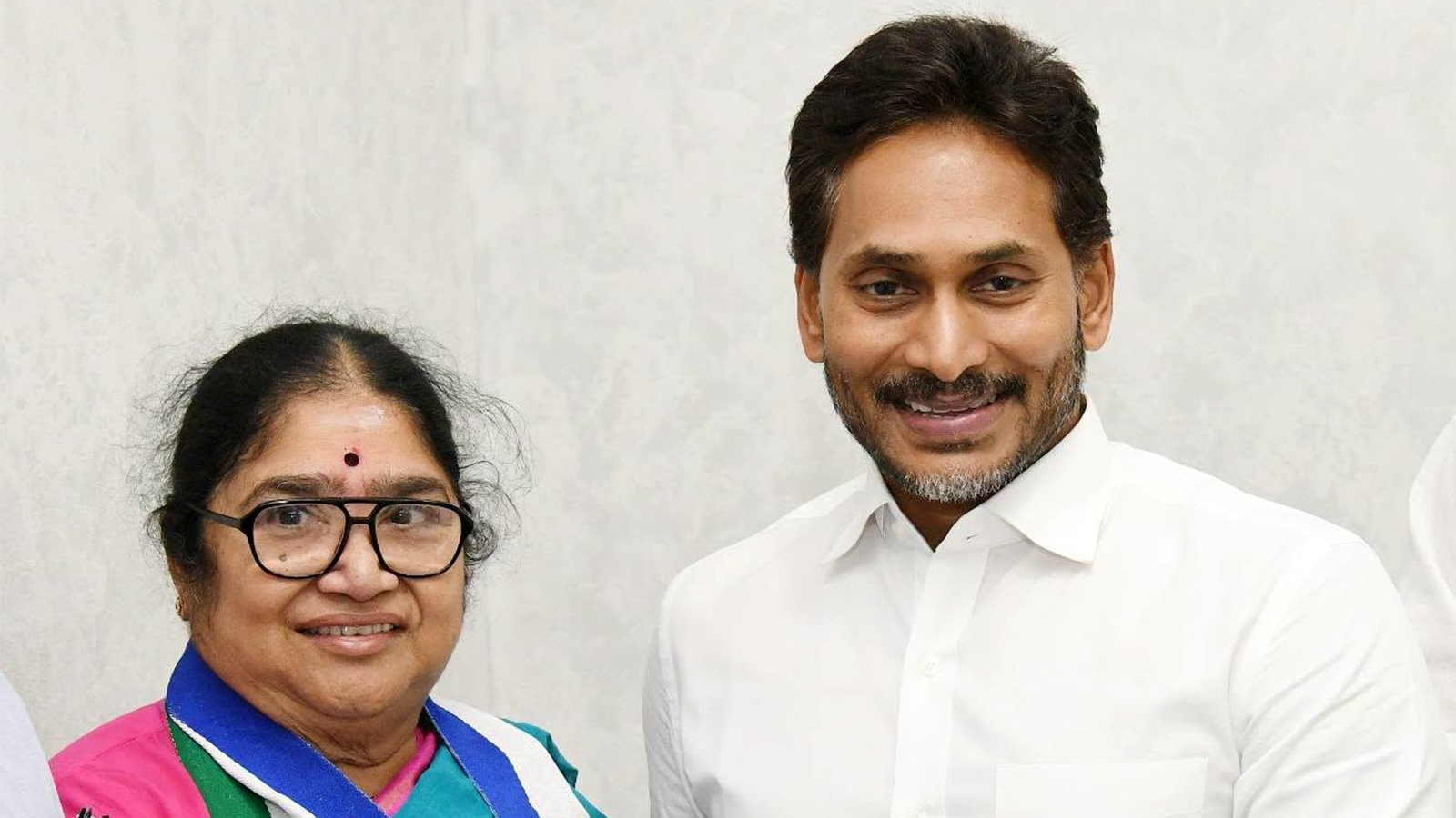 Gunda Lakshmi Devi Joins YSRCP From TDP