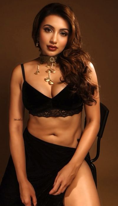 Pics: Tejaswi Turns Black Glam Into Pure Fire!!