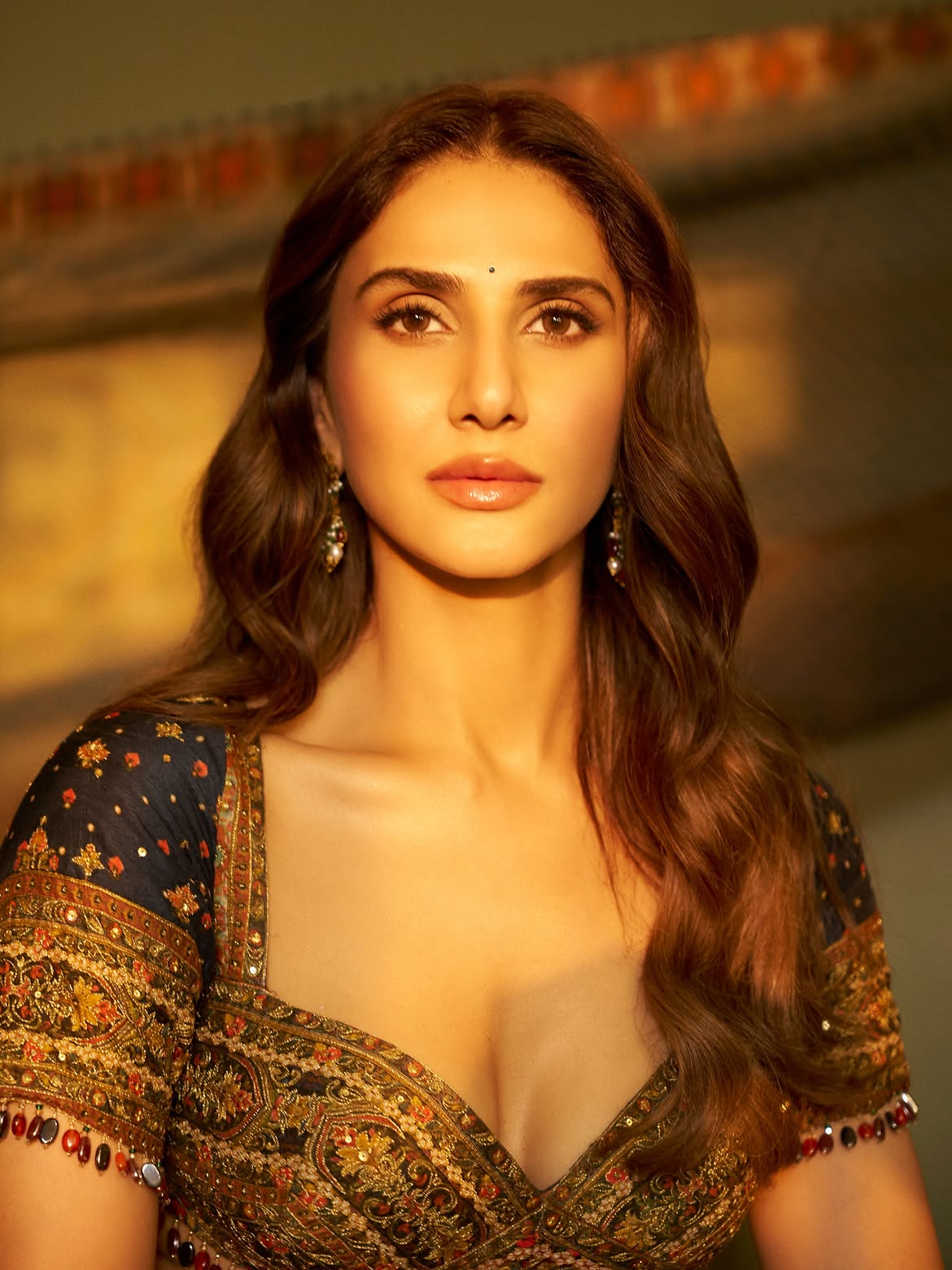 Vaani Kapoor Gives A Soft Gaze In Warm Sunlight!